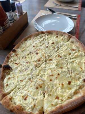Cardi Pizzeria Võ Văn Kiệt