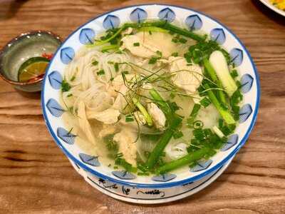 Mẹt Vietnamese Restaurant & Vegetarian Met 4