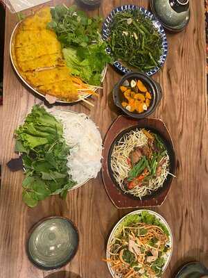 Mẹt Vietnamese Restaurant & Vegetarian Met 4