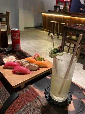 Hiên Sushi Bar