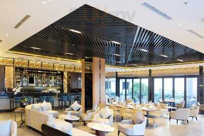 Grand K _ Sky 45 Bar & Lounge