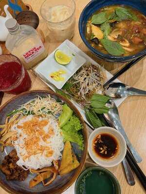 Shakti Nhà Hàng Chay & Cafe