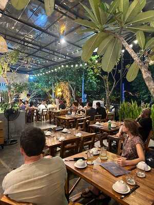 Lầu High Food & Beer