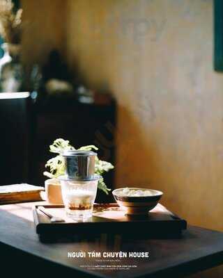 Người Tám Chuyện House