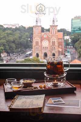 Người Tám Chuyện House