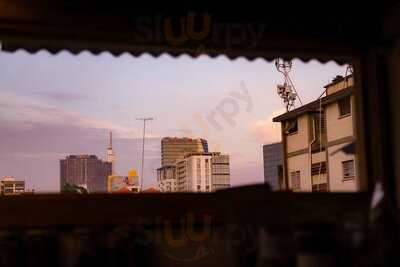 Người Tám Chuyện House