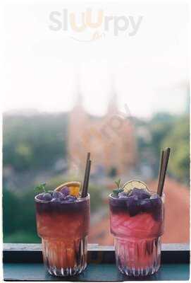 Người Tám Chuyện House