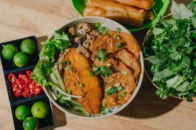 Tiệm Ăn No 197 Hoàng Cầu