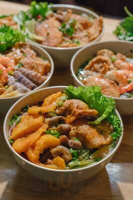 Tiệm Ăn No 197 Hoàng Cầu