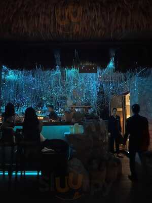 Bar Dinh Rooftop Lounge