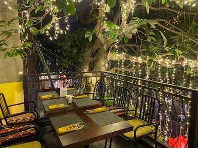 Vi Ha Noi Restaurant & Cafe