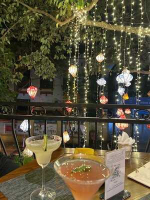 Vi Ha Noi Restaurant & Cafe