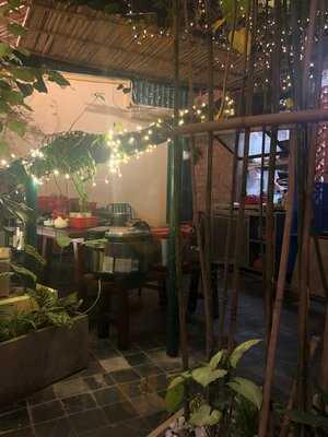 Vi Ha Noi Restaurant & Cafe