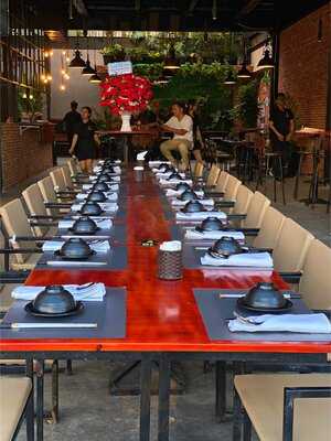 V Pub And Restaurant