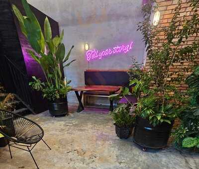 V Pub And Restaurant