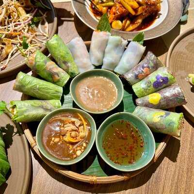 Nhà Hàng Chay Heli Vegetarian Bistro