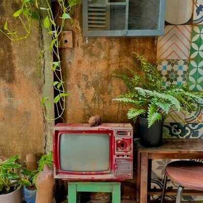 Tiệm Cà Phê Bà Lan