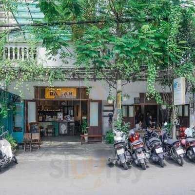Tiệm Cà Phê Bà Lan