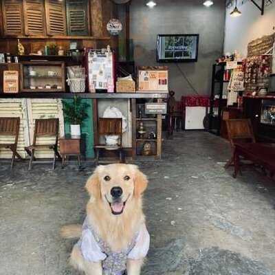 Tiệm Cà Phê Bà Lan