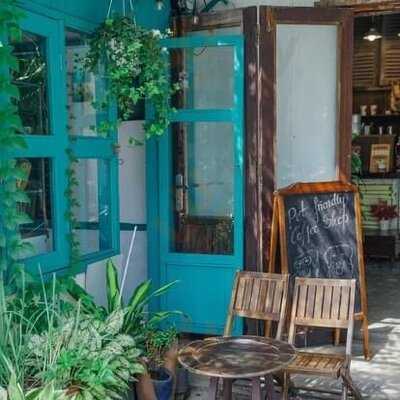 Tiệm Cà Phê Bà Lan