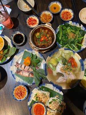 Cơm Quê Dượng Bầu