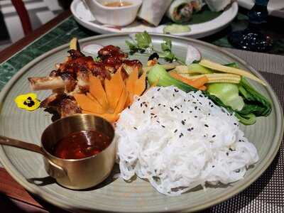 La Nuit Dining-hang Trong