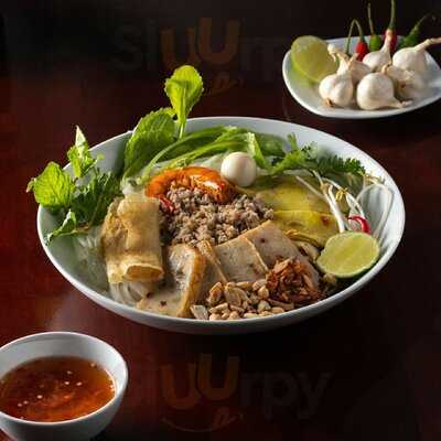 Anh Út - Mì Quảng Trộn - Mì Quảng Ngon