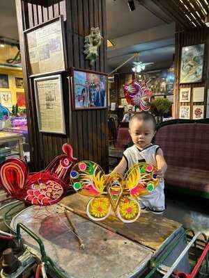 Lua Café Old Saigon Art Exhibition