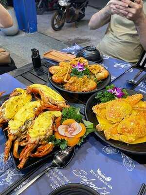 Hải Sản Hoàng Gia Quốc Hương