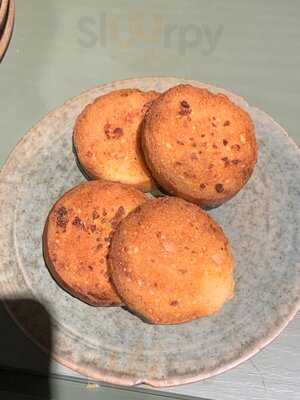 Lá Lốt Vietnamese Cuisine & Wine