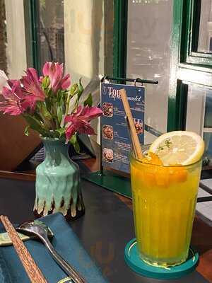 Lá Lốt Vietnamese Cuisine & Wine