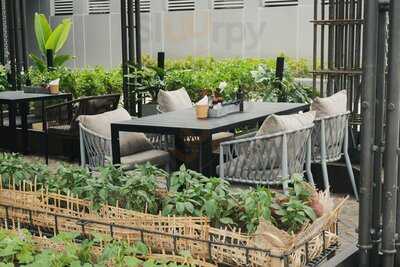 Pizza 4p's Lotte West Lake Hanoi