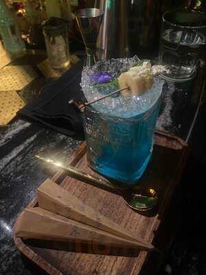 L' Apella Cafe & Lounge