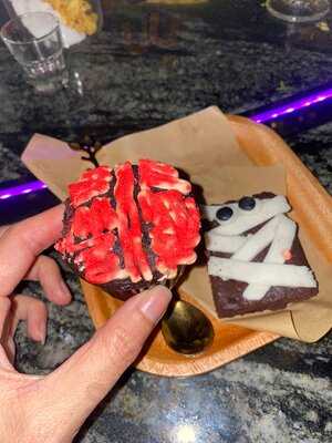 L' Apella Cafe & Lounge