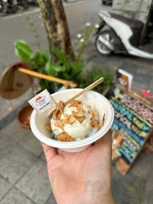 Hieu Tra Mai (mái Tea-house)