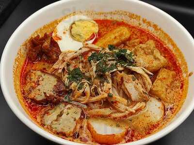 Cơm Gà Hải Nam Yummy - Hương Vị Singapore Truyền Thống