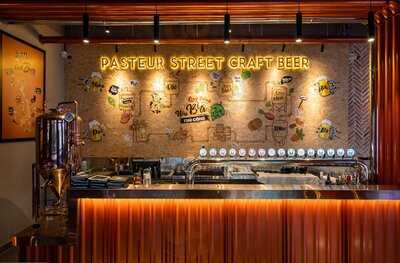 Ly Tu Trong Taproom & Restaurant