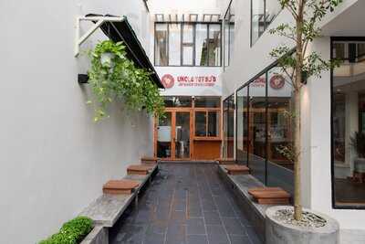 Uncle Tetsu - Dân Chủ