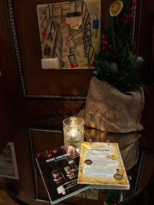 Trạm Ôm Một Cái - Writing Station