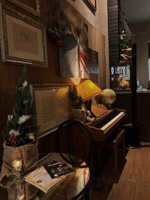 Trạm Ôm Một Cái - Writing Station