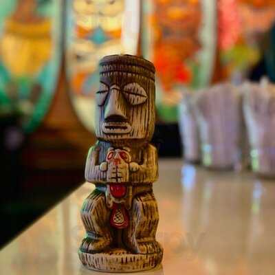 Waikiki Bar & Restaurant