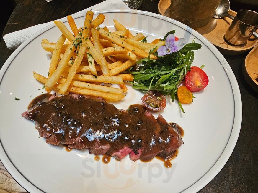 The Running Bean 22 Nhà Thờ