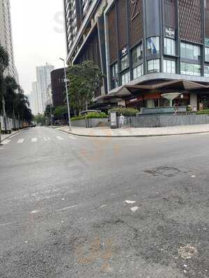 Starbucks Q2 Terrace