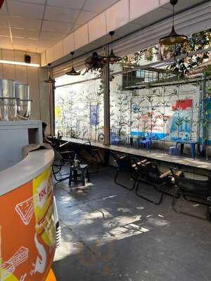 Hala Coffee - 232 Pasteur