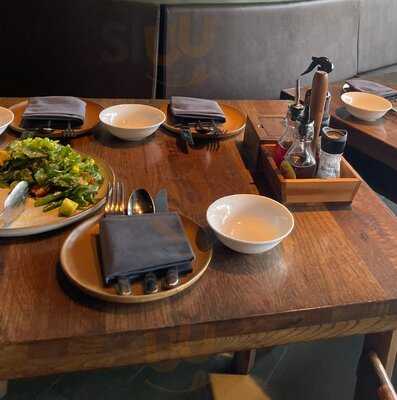 Pizza 4p's Thiso Mall