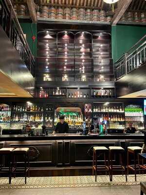 The Shamrock Irish Pub & Restaurant Hoi An