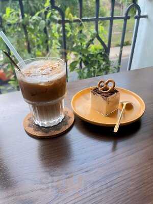 Vintage Taste Deli Cafe