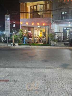 Family Cafe & Restaurant