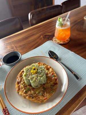 Nhoàn Cafe & Vegetarian Restaurant