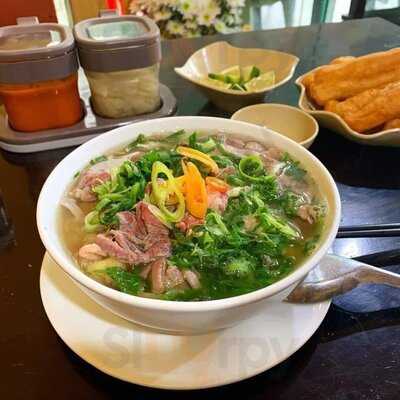 Phở Thìn Quận 1 (phở Thìn 13 Lò Đúc)
